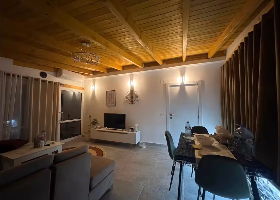 Canyon House — private apartment near Osum Canyon, Albania